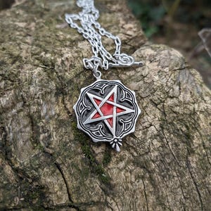 Colar de pentagrama de renda gótica, medalhão de bruxas com pentagrama barroco, artefato de invocação ritual satânica, joias de veludo para desejos sombrios