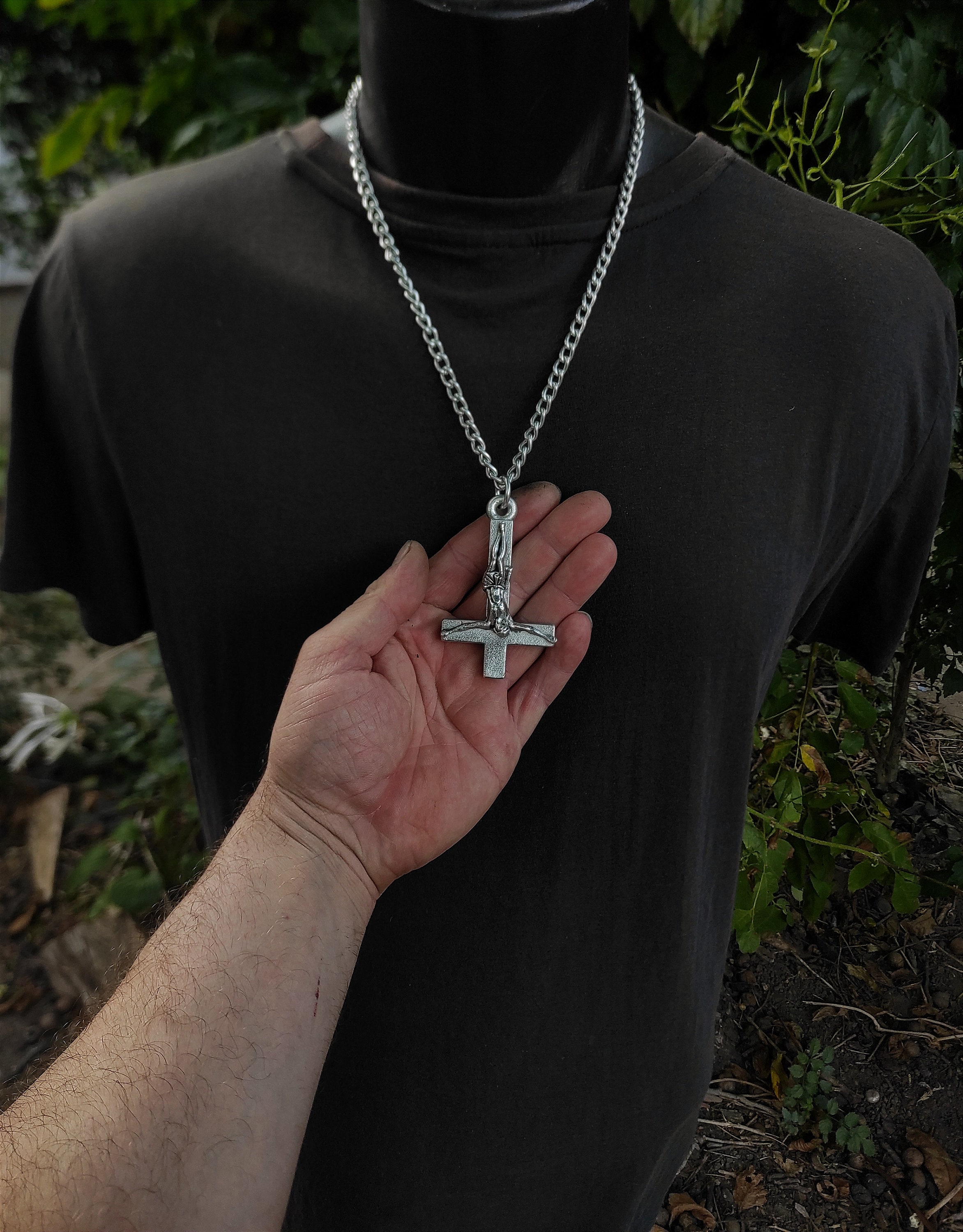 Curbed Chain Big Inverted Crucifix Necklace , Giant Curbed Chain Upside Down Cross ...