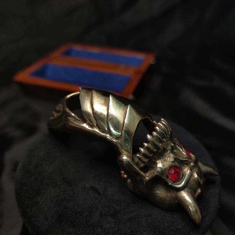Large Gold Articulated Finger Claw Ring , Occult Demon Skull Vampire ...