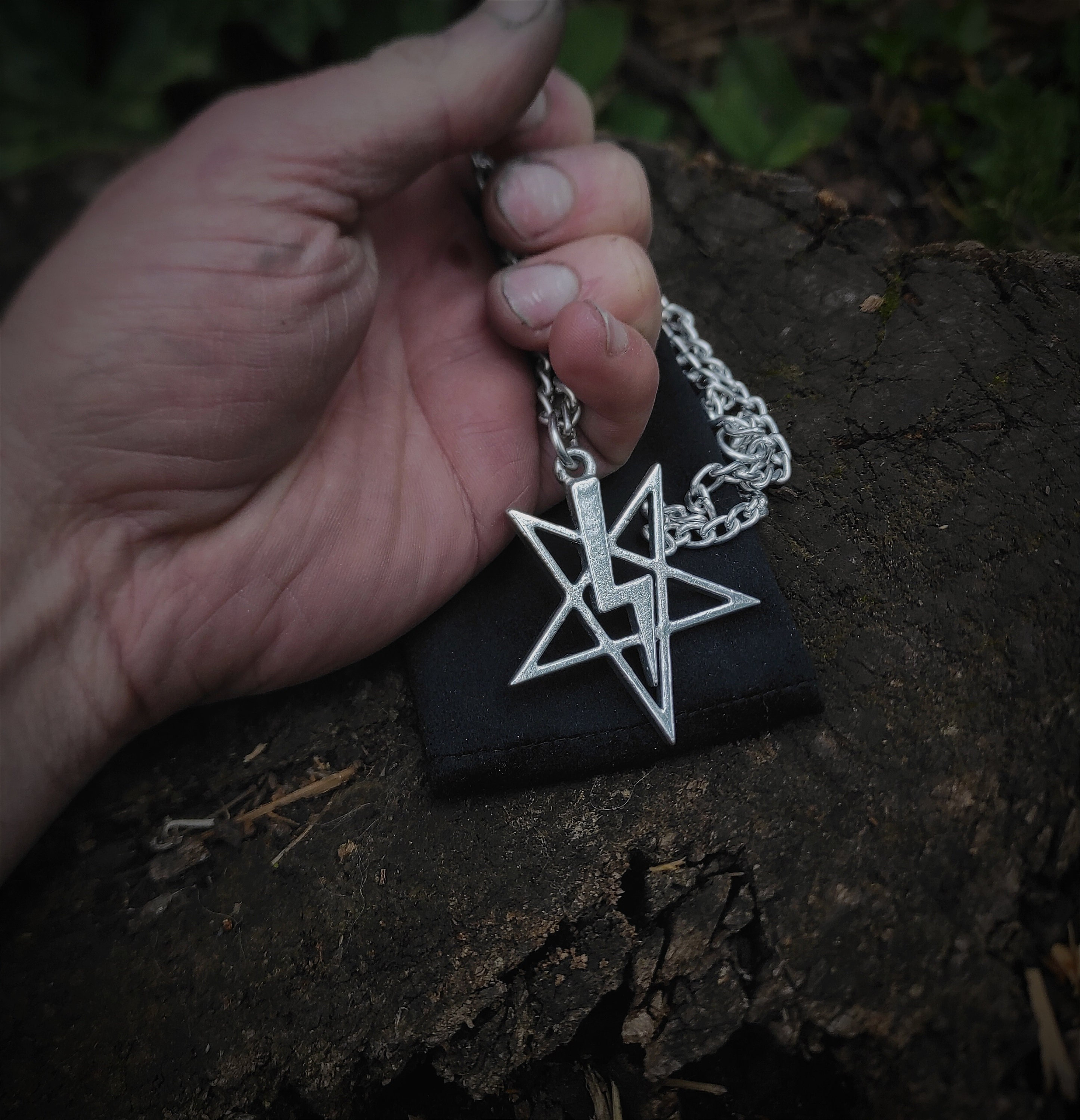 Ciondolo Moneta Vintage Uomo - Collana Satanica Crocifisso Invertito Biker - Foto 1