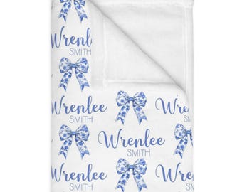 Manta con nombre y lazo para niña - Manta envolvente para niña - Manta con lazo rosa para bebé - Manta personalizada para niña - Manta con monograma - Lazo floral azul