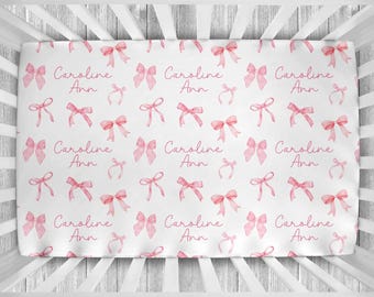 Lenzuolo per culla personalizzato - Lenzuolo per culla per neonati - Lenzuolo per culla con fiocco per neonata - Biancheria da letto personalizzata per la cameretta dei bambini - Lenzuolo per culla con monogramma - Lenzuolo per culla