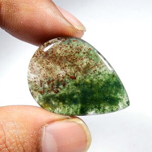Agata muschiata naturale rossa e verde. Pietra preziosa di agata muschiata di alghe. Elegante! Cabochon di agata muschiata 29 x 21 mm a forma di pera sfuso per gioielli 20 carati KB-10406