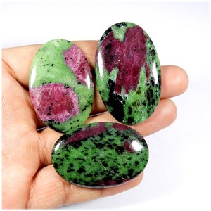 Groenrode robijnrode zoisietedelsteen. Natuurlijke robijnrode zoisietcabochon. Groothandel partij 3 stuks ovale vorm robijn zoisiet sieraden diy KB-11127