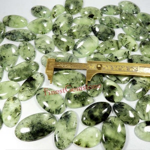 Prehnit Cabochon. Natürlicher Prehnit. Rutiled Prehnit Großhandel Lot. Edelstein Prehnit. Prehnit-Mix-Form für Schmuck. 1 zu 112 Stück
