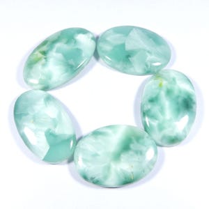 Charmante ~ hemelsblauwe hemimorfiet. Larimar-ontwerp hemimorfietcabochon. 5 stuks ovale vorm groothandel hemimorfiet edelsteen lot 290 cts KB-11015