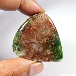 Di tendenza! Agata muschiata verde rossa. Cabochon di agata muschiata. Gemma di agata muschiata naturale. Agata muschiata a forma di pera, 45 x 41 mm, sfusa, 83 ct. KB-10422