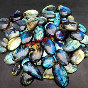 Blauwgouden multiflits labradoriet. Labradoriet cabochon. Natuurlijke labradoriet edelsteen. 1000 kt. Spectroliet labradoriet groothandel.