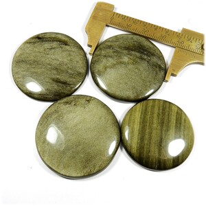 Cabochon en obsidienne dorée. Pierre précieuse d'obsidienne scintillante. Obsidienne naturelle dorée. Vente en gros Lot de 4 obsidienne de forme ronde 284 cts KB-11084