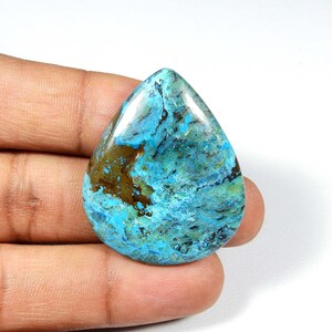 Shattuckite blu naturale. Pietra preziosa di Shattuckite. Elegante! Cabochon di Shattuckite. Shattuckite sfusa a forma di pera per gioielli. 47 carati. KB-8482