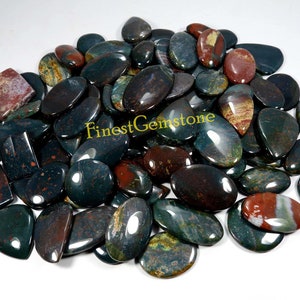 Lotto all'ingrosso di eliotropio rosso-verde. Bellissimo! Gemma naturale di eliotropio. Cabochon di eliotropio. Eliotropio curativo di forme miste, 7 pezzi, 250 ct.