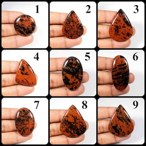 Cabochon d'obsidienne en acajou. Obsidienne rouge acajou. Pierre précieuse d'obsidienne en acajou naturel. Vente en gros d'acajou en vrac. Variante - A