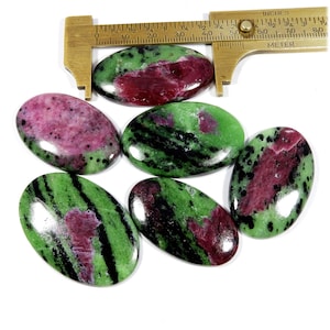 Robijnzoisietcabochon. Natuurlijke groenrode robijnrode zoisietedelsteen. Groothandel partij 6 stuks ovale vorm robijn zoisiet sieraden diy KB-11120