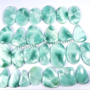 Hemimorfiet cabochon. Hemelsblauwe hemimorfiet larimar design edelsteen. Groothandel partij 5000 cts 114 stuks natuurlijke hemimorfiet voor sieraden doe-het-zelf.