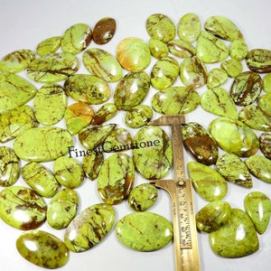 Cabochão de Opala Verde Natural. Pedra preciosa de Opala Verde. SUPEREST! Opala Verde - Preço mais baixo - Lote de atacado com 5000 unidades e 128 peças de Opala Verde para joias.