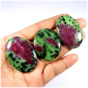 Natuurlijke robijnrode zoisietcabochon. Groenrode robijnrode zoisietedelsteen. Groothandel partij 3 stuks ovale vorm robijn zoisiet sieraden diy KB-11123