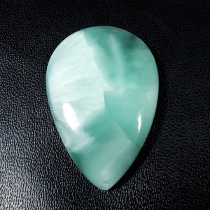 ¡HERMOSO! Hemimorfita de diseño Larimar. Hemimorfita. Piedra preciosa de cabujón de hemimorfita. Hemimorfita azul cielo Hemimorfita en forma de pera KB-10331