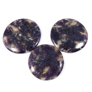 Lepidoliet cabochon. Lepidoliet edelsteen. Nice~ Natuurlijke paarse lepidoliet. Ronde vorm 3 stuks groothandel lot lepidoliet los 207 cts KB-11027