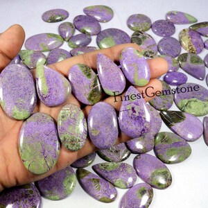 Natuurlijke stichtietcabochon. Top! Australische stichtiet edelsteen. Groen-paarse stichtiet. Stichtiet groothandel kavel voor sieraden 30 stuks 1000 cts