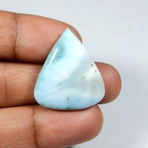 Larimar-edelsteen. Larimar cabochon. Charmant! Hemelsblauwe Larimar. Natuurlijke larimar. 27 x 24 mm peervorm Designer Larimar los. 30 kt. KB-9187