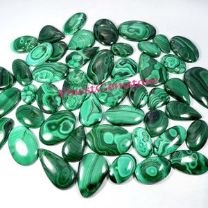 Groene malachietcabochon. Malachiet edelsteen. Topontwerper! Natuurlijk malachiet. Groothandel lot malachiet los voor sieraden 35 cts tot 1 kg