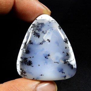 Enorme! Opala Dendrita Branca e Preta. Cabochão de Opala Dendrita Natural. Dendrita Polida em Formato Elegante Solta para Joias, 65 Quilates KB-10877