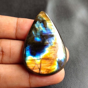 Labradorite viola Spectrolite. Labradorite viola dorata. Labradorite naturale cabochon. Labradorite a forma di pera, 72 carati, KB-9998.