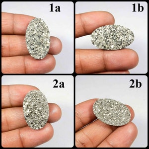 Traumhaft! Pyrit Druzy Edelstein. Natürliche Pyrit Kristall Druzy Geode. 1,5mm starker Pyrit Cabochon. Mix Form Pyrit für Schmuck Variation