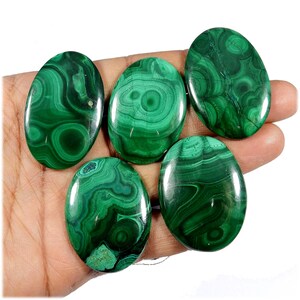 Pierre gemme de malachite. Malachite verte naturelle. Cabochon de guérison en malachite. Vente en gros Lot de 5 malachites de forme ovale pour bijoux 350Ct KB-11114