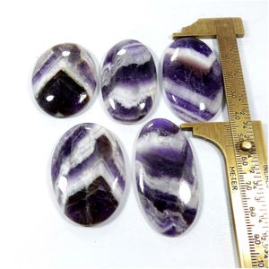 Pierre précieuse améthyste violette. Cabochon en agate dentelle améthyste. Agate naturelle en dentelle d'améthyste. Vente en gros, lot de 5 pièces, 322 cts, améthyste en vrac. Ko-10493