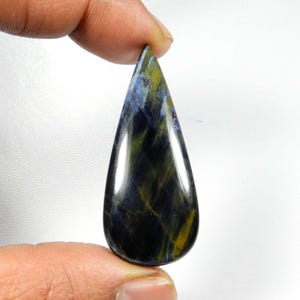 Cabochon piétersite. Pierre précieuse massive ~ piétersite bleue naturelle. Pierres précieuses piétersite. Pietersite cicatrisante en forme de poire pour bijoux. 33 carats. Ko-9093