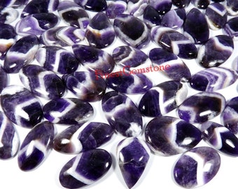 Cabochon en agate dentelle améthyste. Pierre naturelle d'agate dentelle améthyste violette bio. Vente en gros, lot de 54 pièces, 2500 cts, forme mélangée d'améthyste pour bijoux.