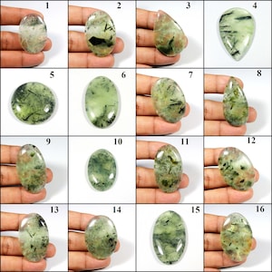 Prehnite verde rutilo. Affascinante! Pietra preziosa di prehnite. Cabochon di prehnite. Prehnite naturale di forma ovale per gioielli. Variazione
