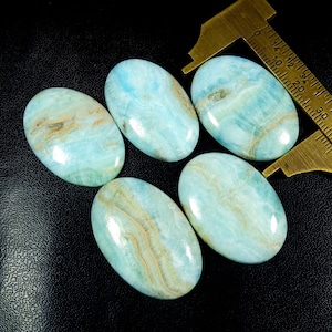 Pietra preziosa di aragonite. Cabochon di aragonite blu. Cristallo di aragonite naturale di forma ovale. Lotto all'ingrosso di 5 pezzi sfusi per gioielli, 203 carati. KB-11213