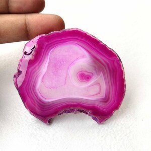 Tranche de pierre précieuse d'agate druzy rose. Élégant ! Tranche d'agate géode. Cabochon Druzy Tranche d'agate rose naturelle. 186 carats. Tranche d'agate. Ko-7827