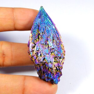 Druzy fleur de titane AAA+. Pierre gemme Druzy en titane enduite d'arc-en-ciel. Cabochon Aura titane multicolore. Cristal de titane. 55 x 25 mm KB-11171