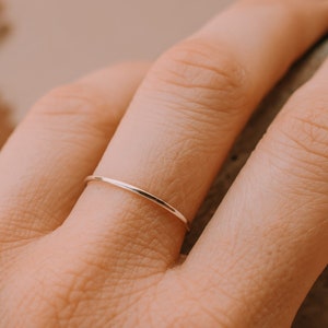 Anello d'argento sottile minimalista, anello minimo, anello d'argento sterlina, anello di articolazione, anello per il pollice d'argento immagine 1