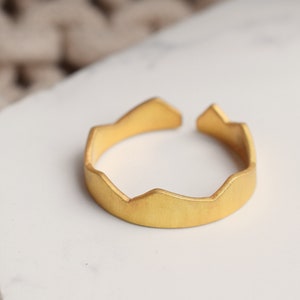 Gold crown sterling silver ring, gold plated mountain ring, wide ring, 5 mm silver ring image 3