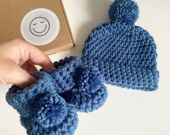 Baby boy gift, Newborn baby gift, Baby shower gift, Gender reveal, Crochet baby booties, Crochet baby hat, Blue baby boy booties