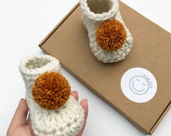 Cream crochet baby booties, New baby booties, Baby shower gift, New baby gift, Unisex baby booties, Mustard pom pom baby booties