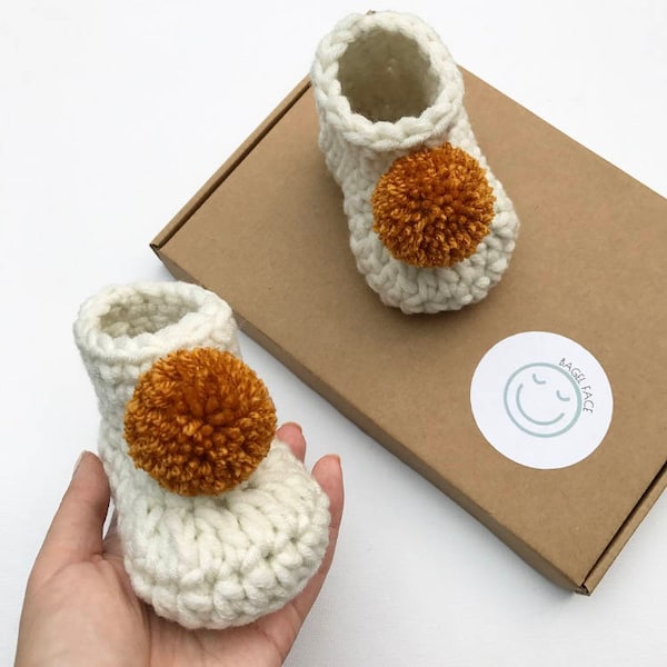 Cream crochet baby booties, New baby booties, Baby shower gift, New baby gift, Unisex baby booties, Mustard pom pom baby booties