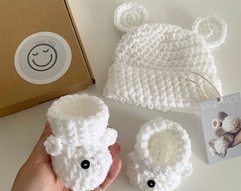 Baby bear gift set, new baby gift set, crochet baby gift, unisex baby present, baby bear hat and booties, crochet bear hat and shoes set