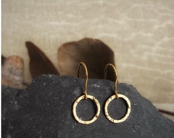 Solid 9ct gold circle drop earrings, Handmade hammered texture round dangly yellow gold earrings, Simple modern stylish geometric gold