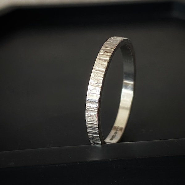 Solid gold 9ct hammered unique ring, handmade delicate 2mm White gold slim wedding band, modern simple stylish tree bark textured gold ring