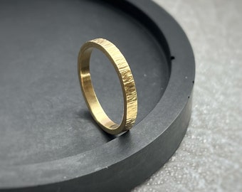 Solid gold 18ct hammered delicate 2mm band ring, simple modern tree bark textured 18ct yellow gold stylish wedding ring