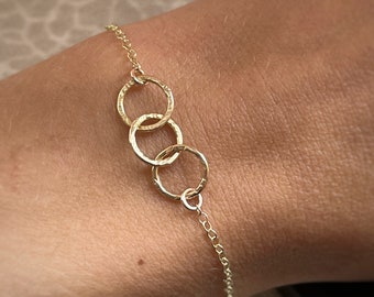 Solid 9ct gold hammered 3 interlocking yellow gold hoop bracelet, modern handmade unique circle chain geometric round bracelet, contemporary