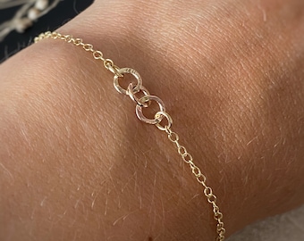 Solid gold interlocking 3 tiny circle hoop bracelet, hammered textured round circle chain bracelet handmade delicate & modern gold