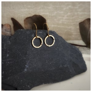 Solid 9ct gold circle drop earrings, Handmade hammered texture round dangly yellow gold earrings, Simple modern stylish geometric gold image 5