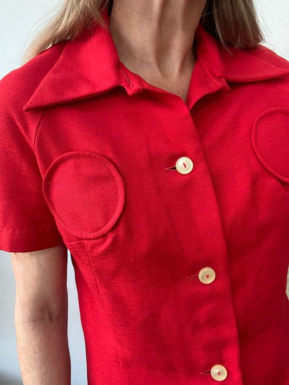 DAMENMODE | 1960s Red Mod Mini Shirt Dress, Dagge… - image 3