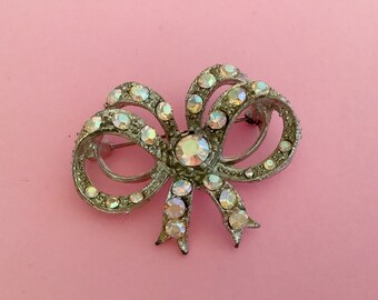 Vintage dubbele strik broche glas diamant